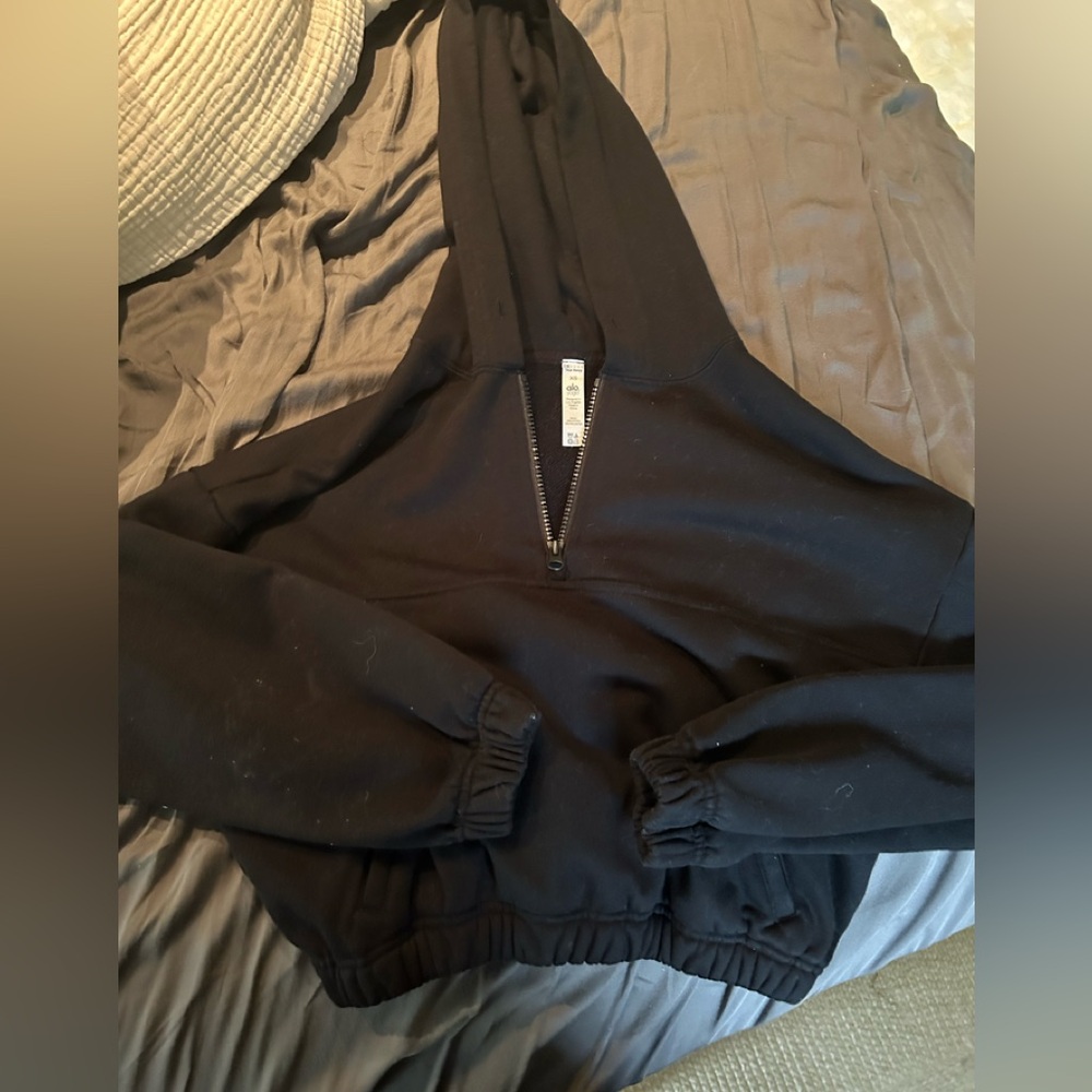 Alo Yoga crop hoodie